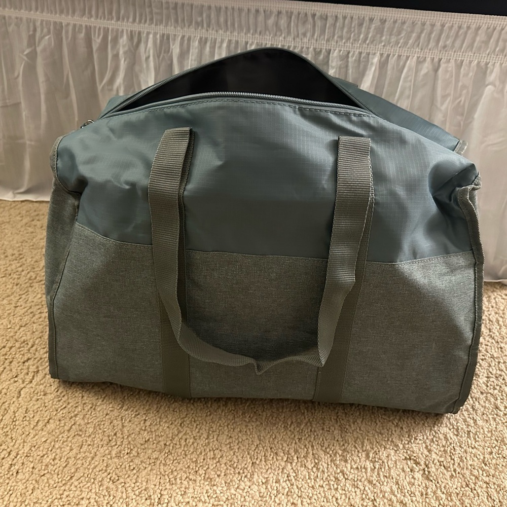 DSW TRAVEL BAG